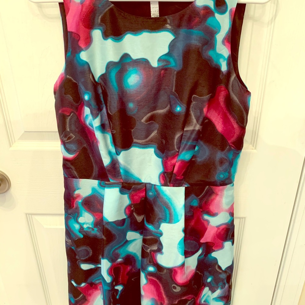 KENZIE floral print with fitted waist to knee